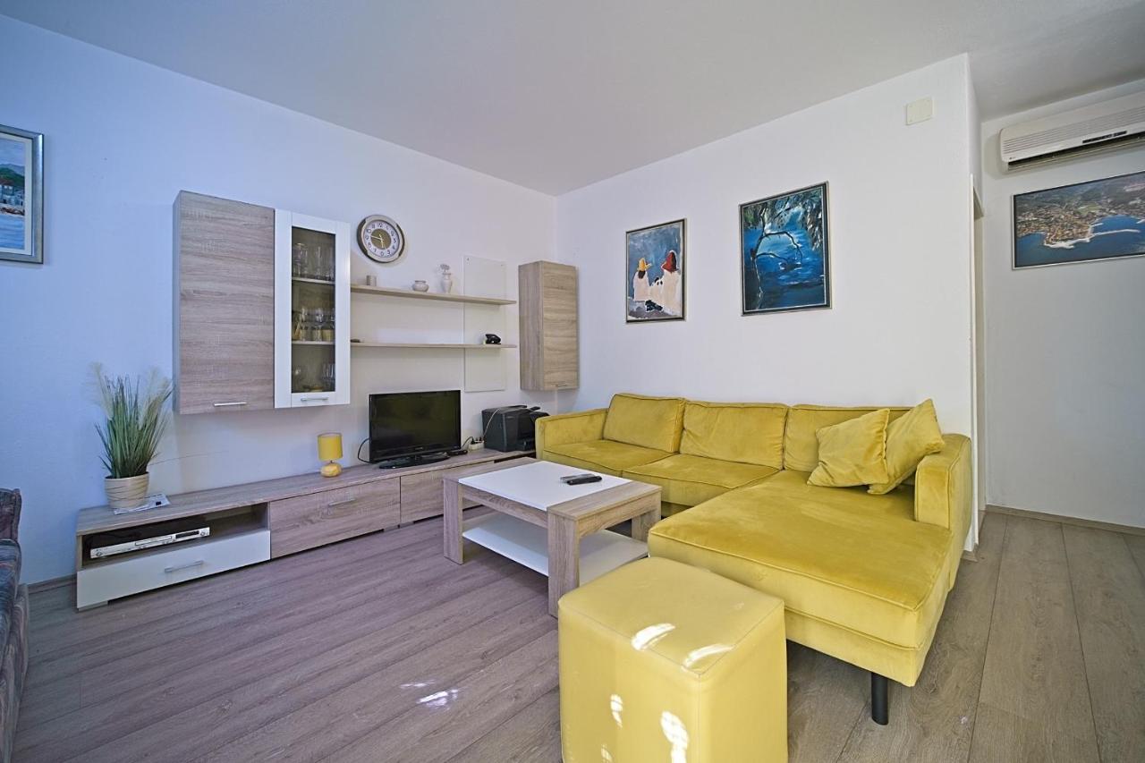 Apartment Renata Postira Buitenkant foto