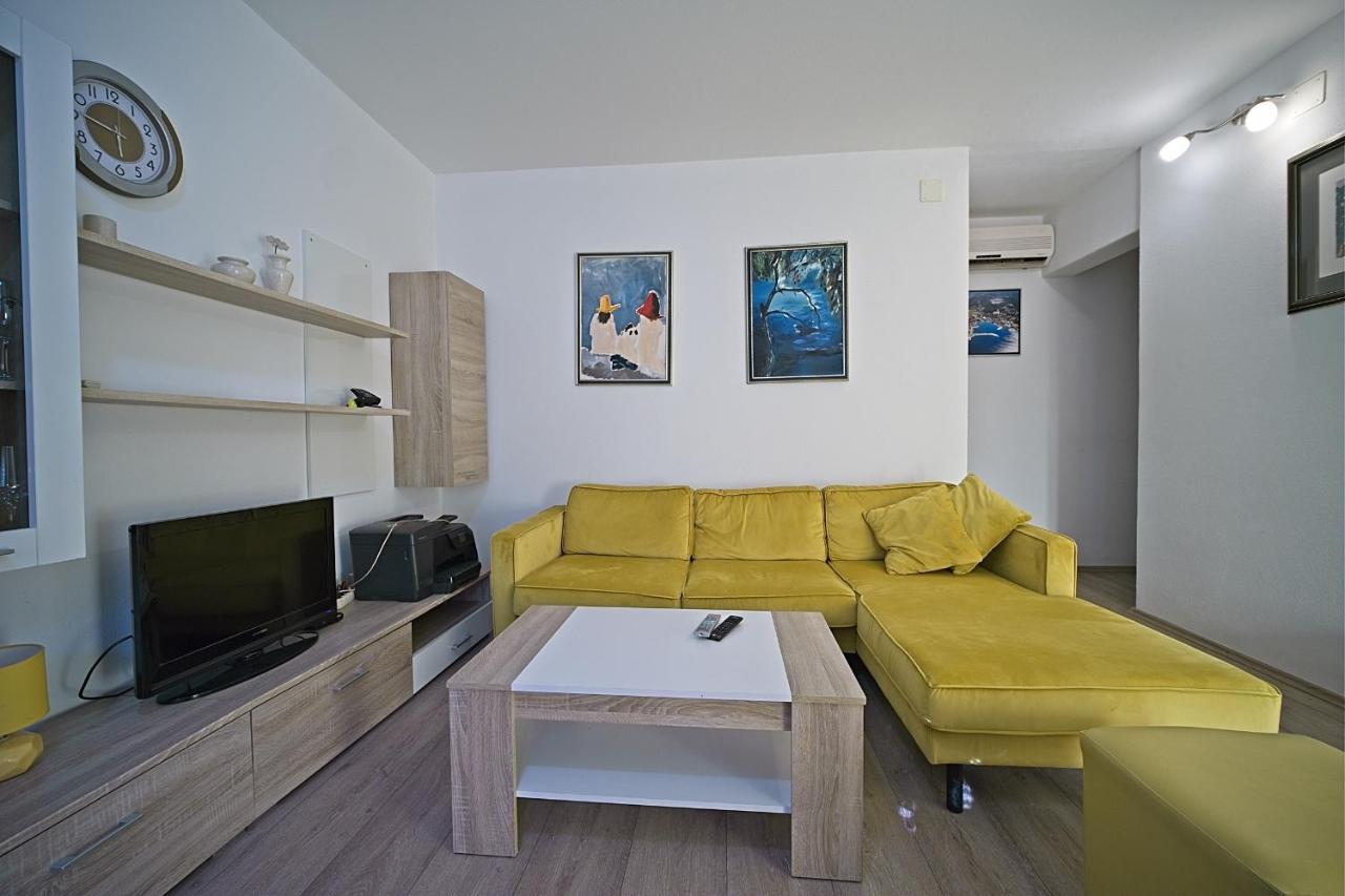 Apartment Renata Postira Buitenkant foto